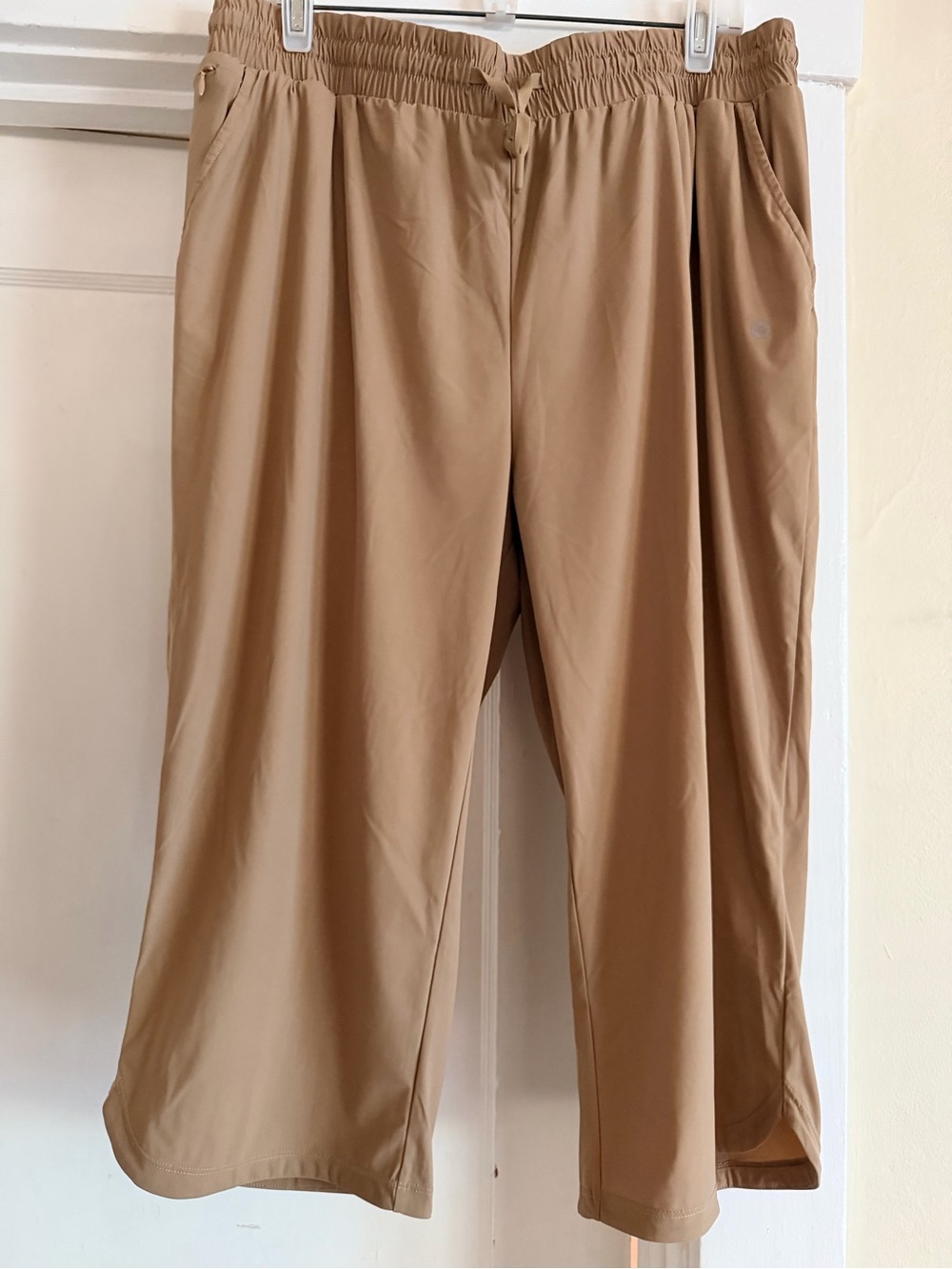 Baleaf Light Tan Elastic-Waist Capri Pants
